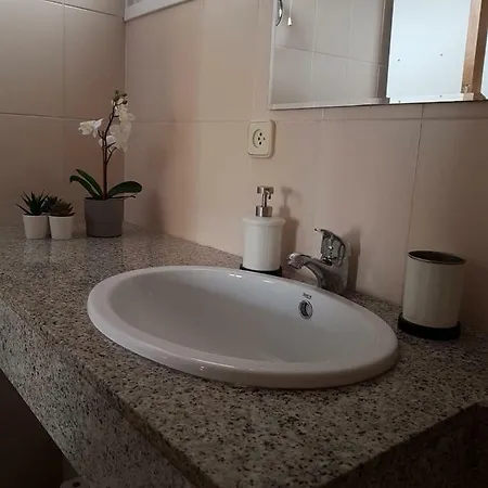 Apartment Lets Holidays Terrace 2 *